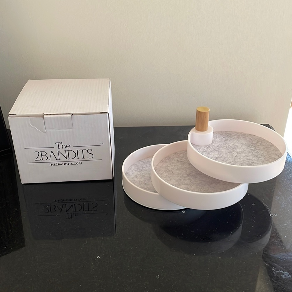 The2Bandits Tiered Catchall Tray, NIB, great Christmas gift